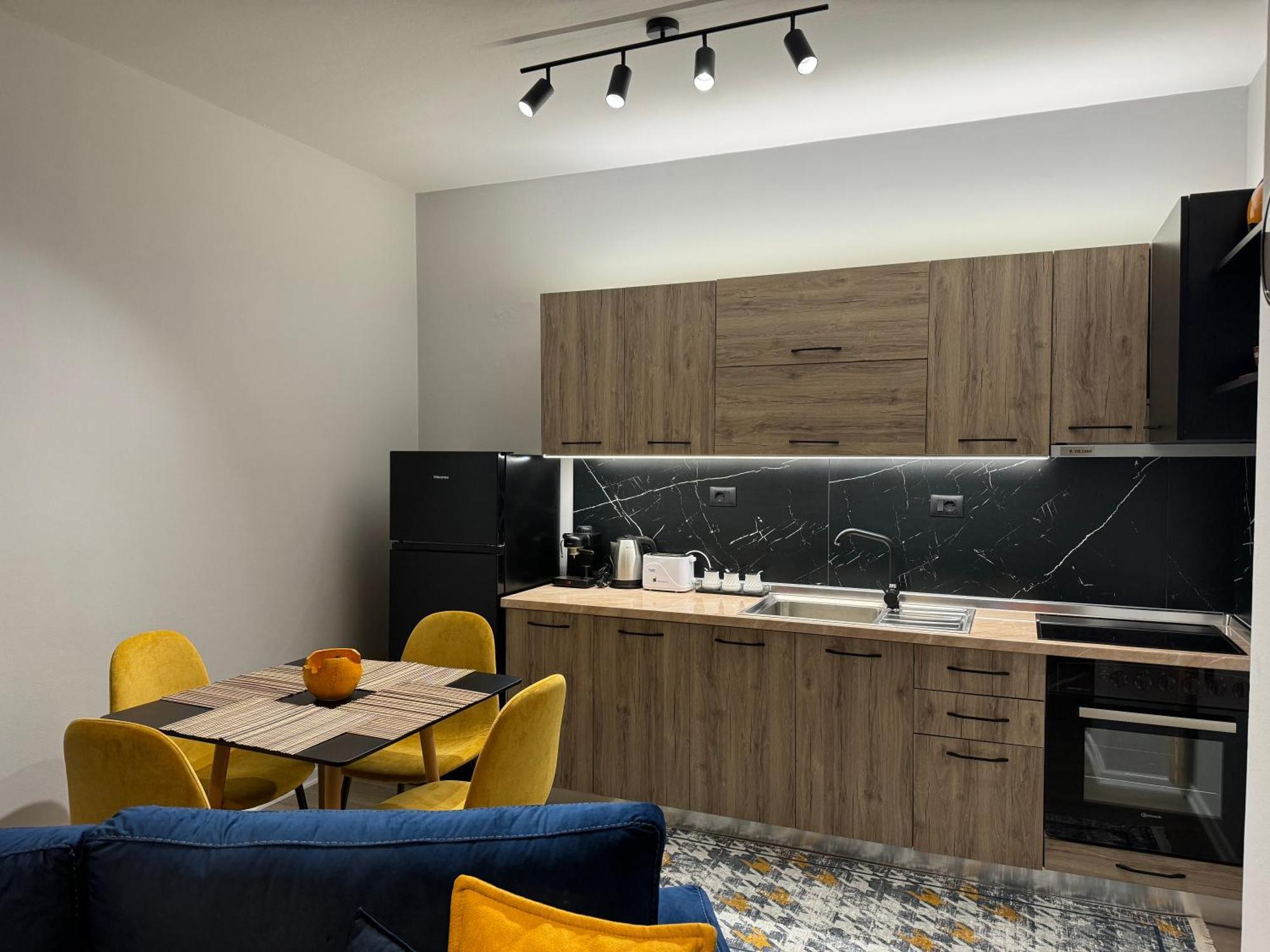 Am Apartment Тирана Экстерьер фото