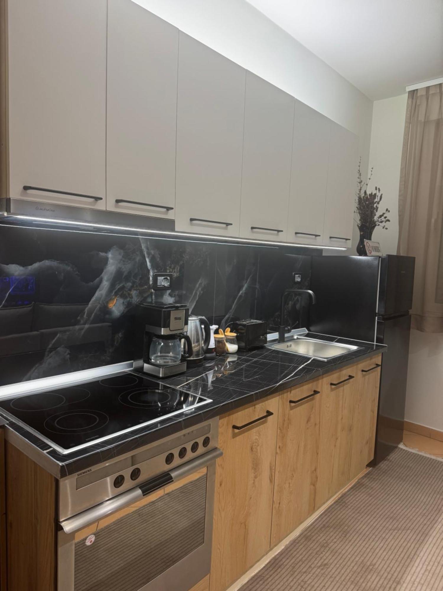 Am Apartment Тирана Экстерьер фото
