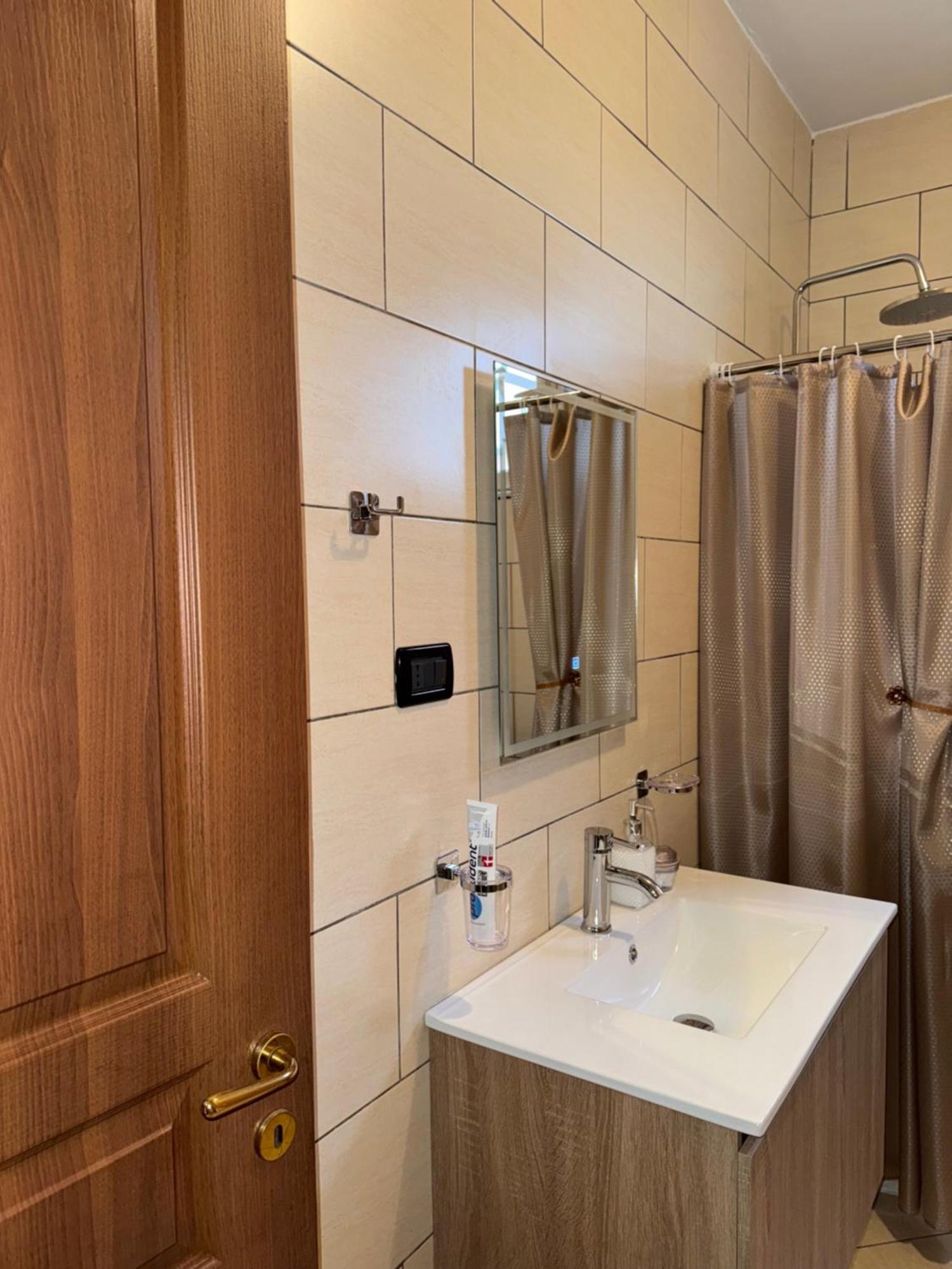 Am Apartment Тирана Экстерьер фото